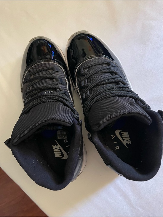 Jordan Men’s Black and Purple Athletic Shoes main image 4